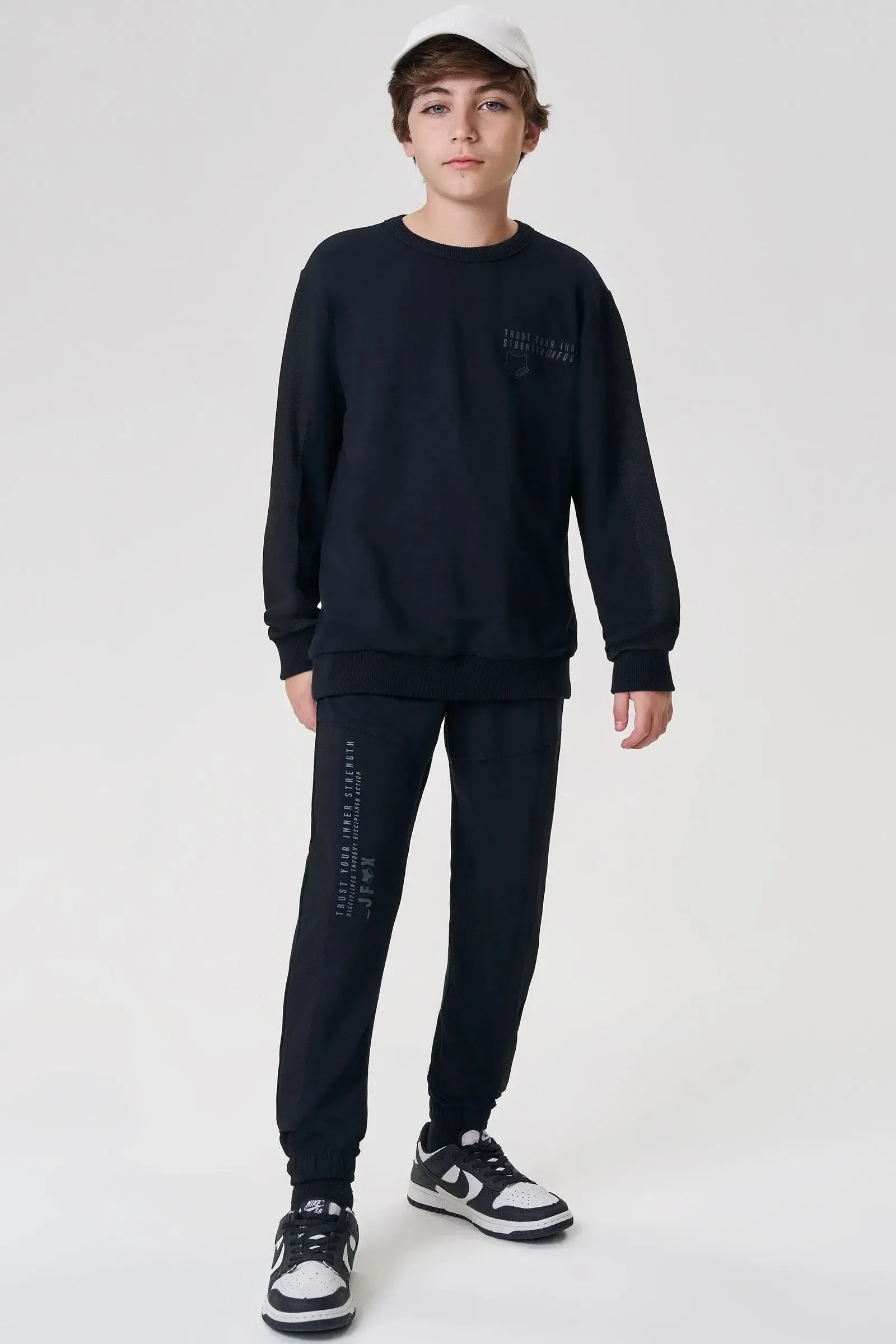 CONJUNTO DE BLUSÃO E CALÇA JOGGER Pequenalau